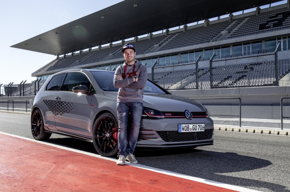 Wtcr Quartet Complete Benjamin Leuchter To Drive Fourth Golf Gti Tcr Vw Press Uk Media Site