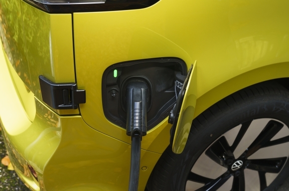 Switch up and save: Van drivers turn to EVs amidst rising fuel prices