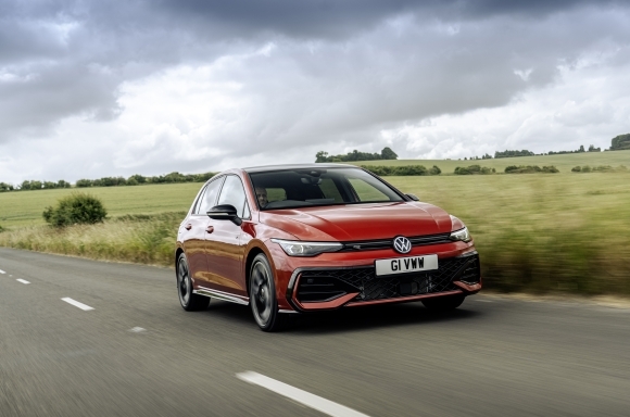 Golf Hatch R-Line 1.5 TSI 150ps 6-Speed Manual | Kings Red Premium Metallic