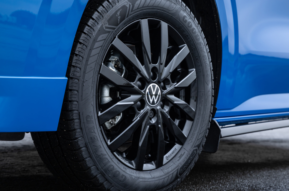 Volkswagen Commercial Vehicles introduces new Transporter Commerce Pro S