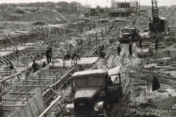 In just one year, what was then the largest production hall in Europe was built in Hanover.