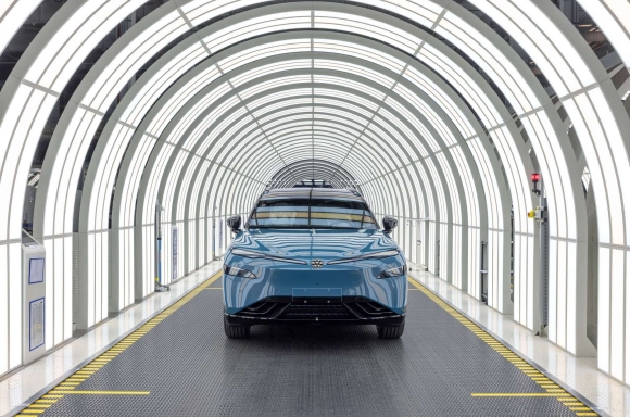 Ready for the Chinese market: The ID.UNYX 08 is now rolling off the production line at Volkswagen Anhui in Hefei, China.