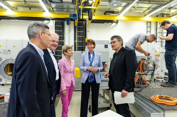 New Professorship: Volkswagen Group and Technische Universität Braunschweig Strengthen Research on AI and Mobility