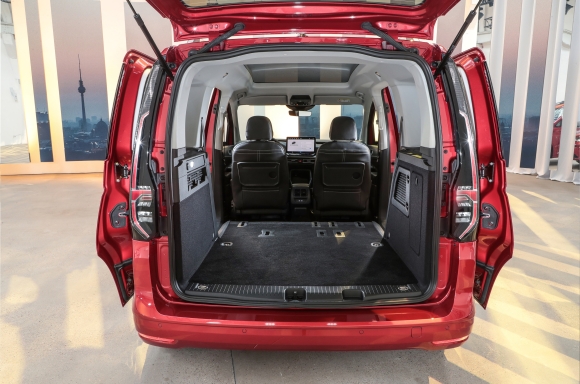Production starts on the new Caddy: Straight off the production line with a fresh new look