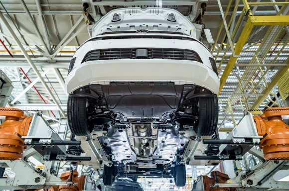 Production starts on the new Caddy: Straight off the production line with a fresh new look