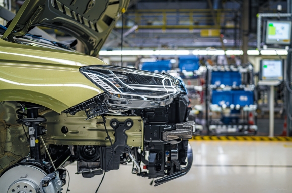 Production starts on the new Caddy: Straight off the production line with a fresh new look