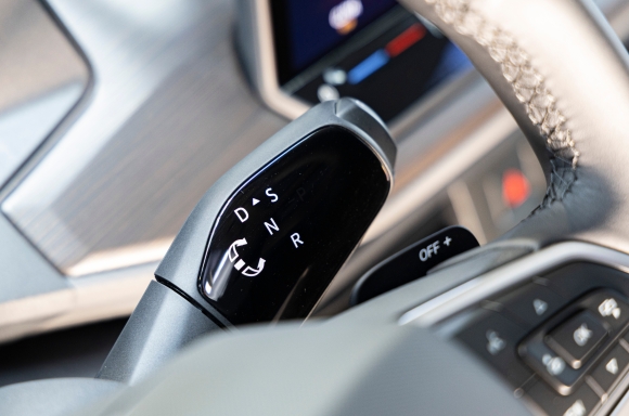 Caravelle (formerly Multivan) and California: Production of the enhanced models starts at Volkswagen Commercial Vehicles in Hanover