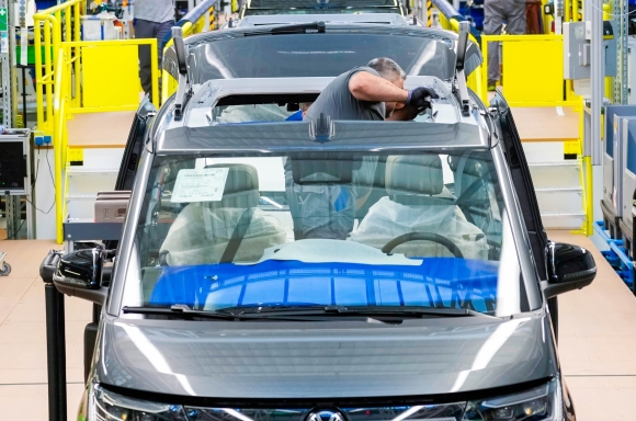Caravelle (formerly Multivan) and California: Production of the enhanced models starts at Volkswagen Commercial Vehicles in Hanover