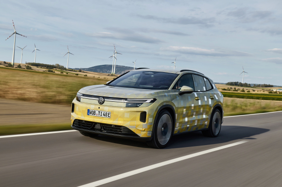 ELECTRIC FUTURE, ESTABLISHED NAME: THE NEW ID. TIGUAN PREMIERES IN OCTOBER